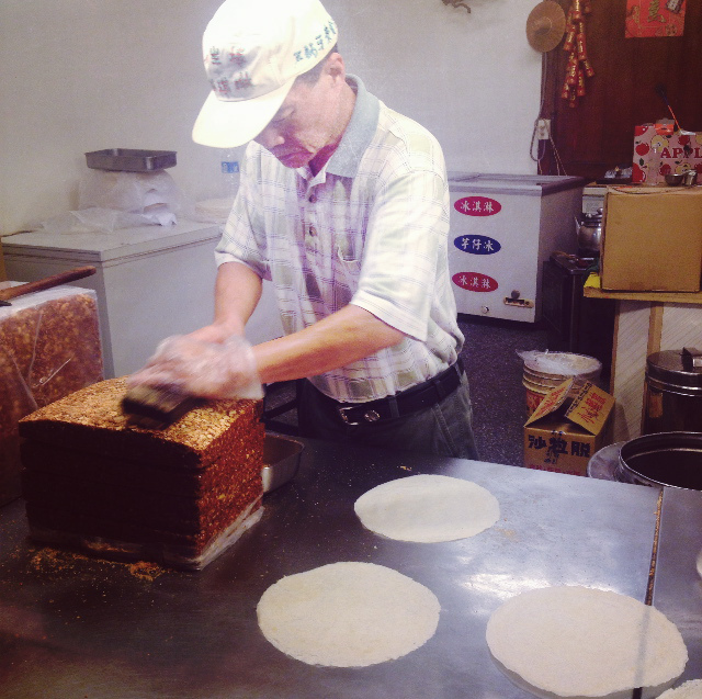 Mom and pop joint selling Taiwanese dessert (shaved peanut + ice-cream wrapped up).