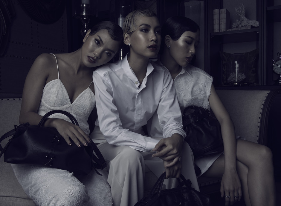 Artfully mixing elegance with funk, ISAWAN is the handbag of choice to fit the busy lifestyle of vivacious women.