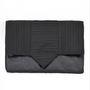 Wilder Series Premiere Clutch