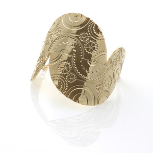 Oversized Gold Wheel Bracelet